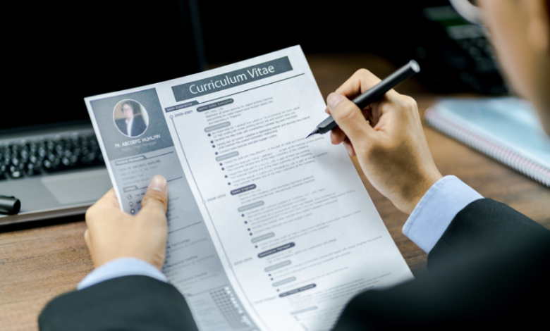 Returning to Work After a Career Break? Use This Free CV Creator to Relaunch with Confidence